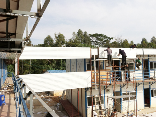 旧楼翻新施工现场