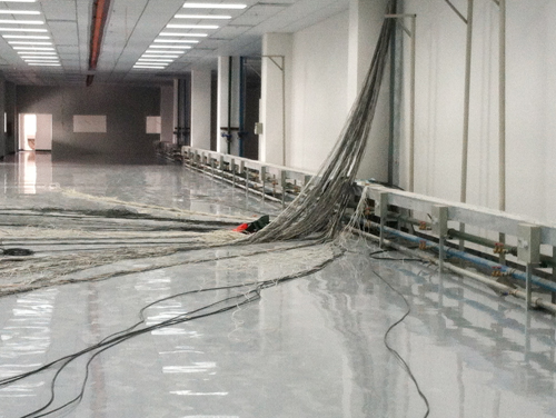 网络通讯施工现场