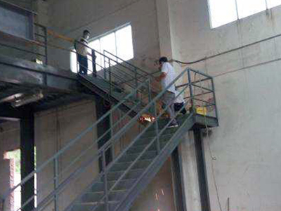 钢结构楼梯安装
